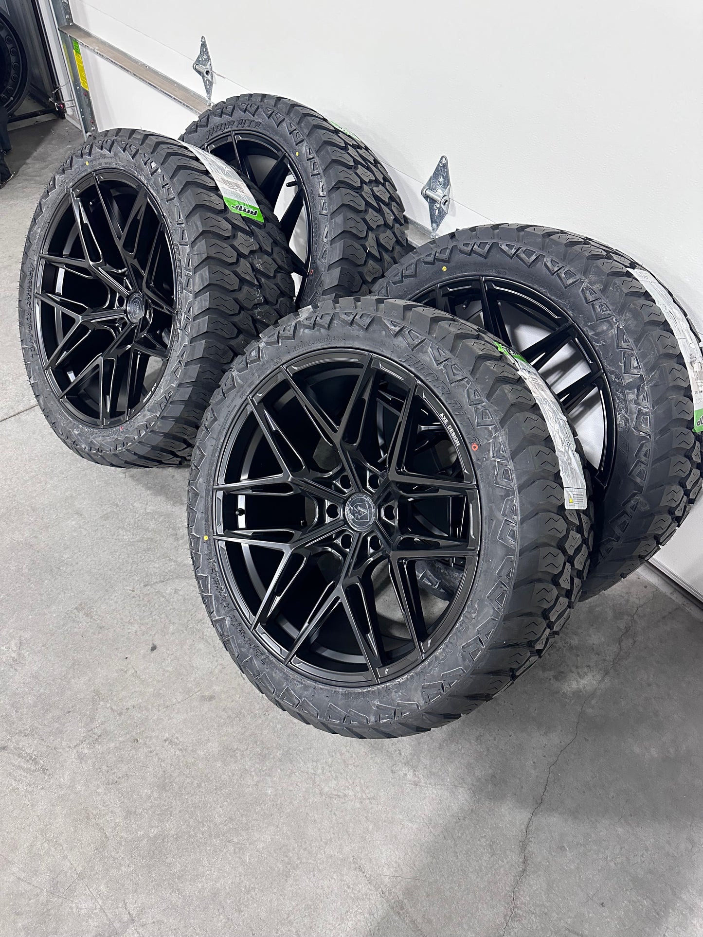 22x10 Axe Hype SB 6x135 305/40r22 Amp ATA